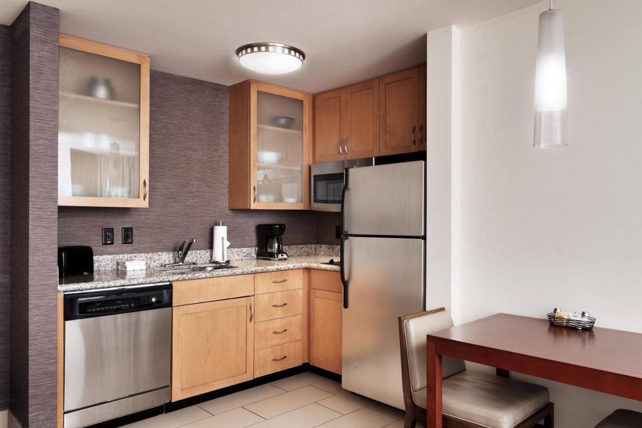 Hotel By Marriott Greenville