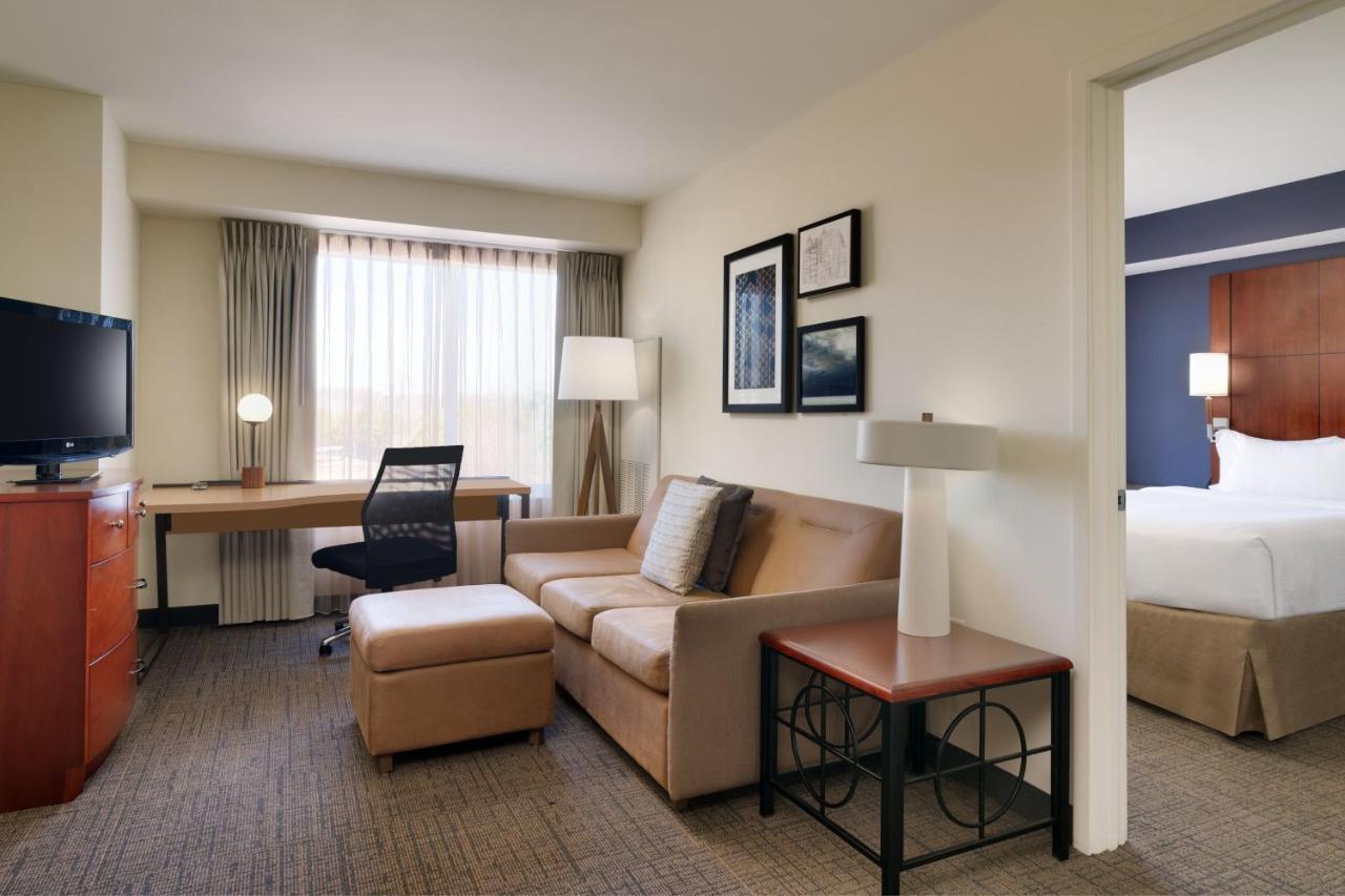 Hotel By Marriott Greenville